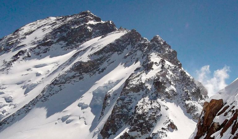 Arista del Mazeno en el Nanga Parbat pakistaní. Arista del Mazeno en el Nanga Parbat pakistaní.