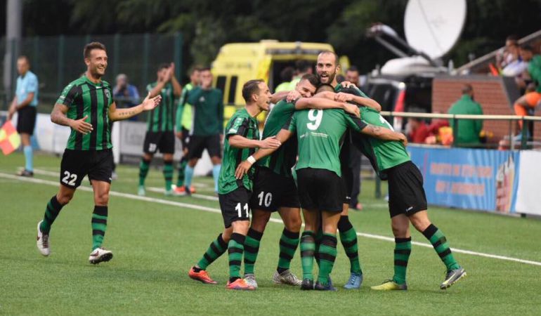 La plantilla celebra un gol. La plantilla celebra un gol.