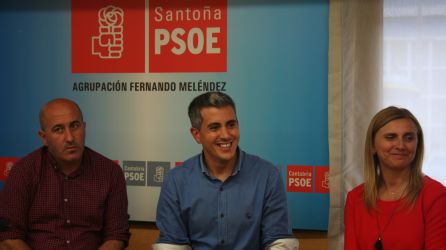 Pablo Zuloaga en un acto en la sede del PSOE en Santoña. Pablo Zuloaga en un acto en la sede del PSOE en Santoña.