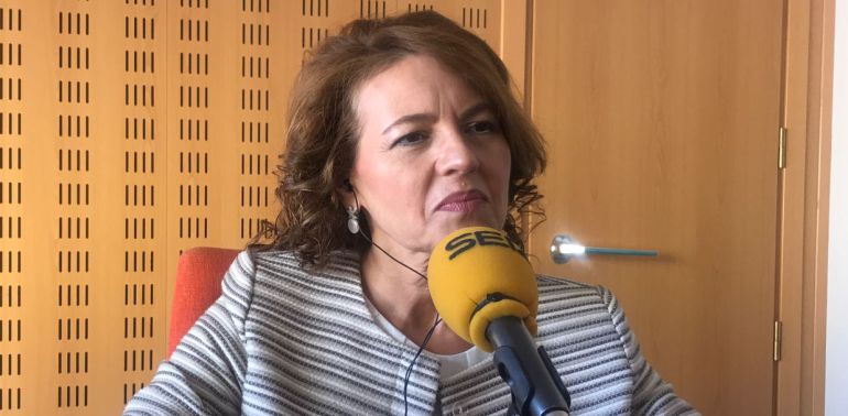 Aurelia Sánchez, consejera de Bienestar Social en los estudios de SER Alcázar de San Juan desde donde ha intervenido en el programa 'Hoy por Hoy Castilla-La Mancha' Aurelia Sánchez, consejera de Bienestar Social en los estudios de SER Alcázar de San Juan desde donde ha intervenido en el programa 'Hoy por Hoy Castilla-La Mancha'