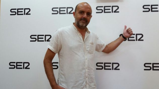 Luis Endera en los estudios de Radio Murcia Luis Endera en los estudios de Radio Murcia