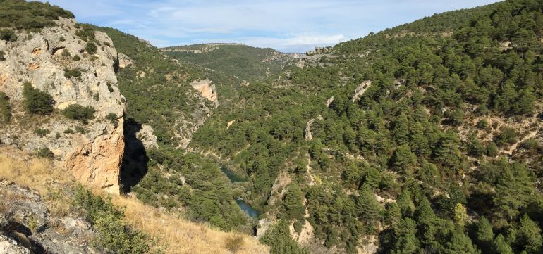 La actividad de turismo activo se realizaba en el río Júcar a su paso por el paraje del Ventano del Diablo. La actividad de turismo activo se realizaba en el río Júcar a su paso por el paraje del Ventano del Diablo.