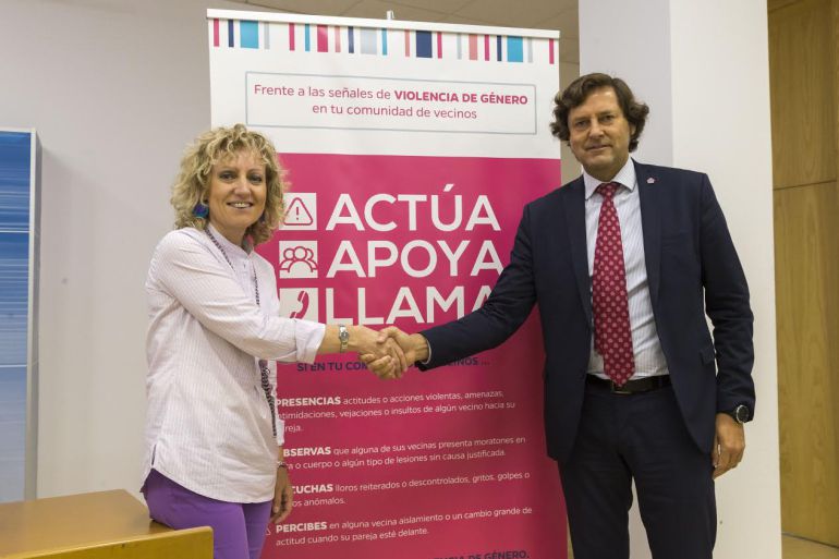 Eva Díaz Tezanos, vicepresidenta regional y Alberto Ruiz-Capillas, presidente del Colegio de Administradores de Fincas. Eva Díaz Tezanos, vicepresidenta regional y Alberto Ruiz-Capillas, presidente del Colegio de Administradores de Fincas.