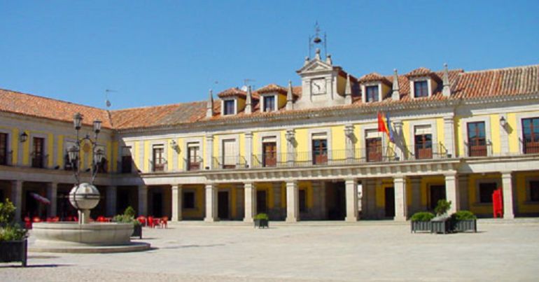 Plaza Mayor y Ayuntamiento de Brunete Plaza Mayor y Ayuntamiento de Brunete