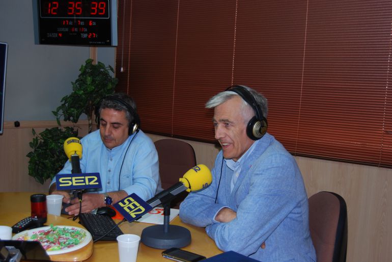 En Navalcarnero, Móstoles y Arroyomolinos Ciudadanos tiene proyectos de transporte.: Juan Rubio: “Tenemos que devolver la R5 a sus pagadores” En Navalcarnero, Móstoles y Arroyomolinos Ciudadanos tiene proyectos de transporte.: Juan Rubio: “Tenemos que devolver la R5 a sus pagadores”