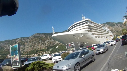Kotor, floreciente centro turñistico montenegrino. Kotor, floreciente centro turñistico montenegrino.