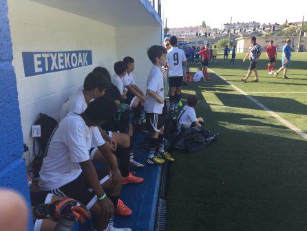 Los chicos del Ambush esperan en el banquillo su turno para saltar a jugar Los chicos del Ambush esperan en el banquillo su turno para saltar a jugar