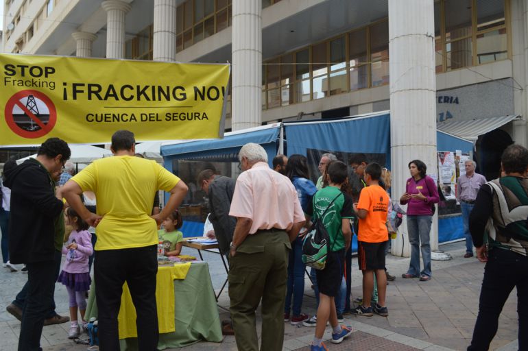 Unidos frente a la amenaza del fracking Unidos frente a la amenaza del fracking