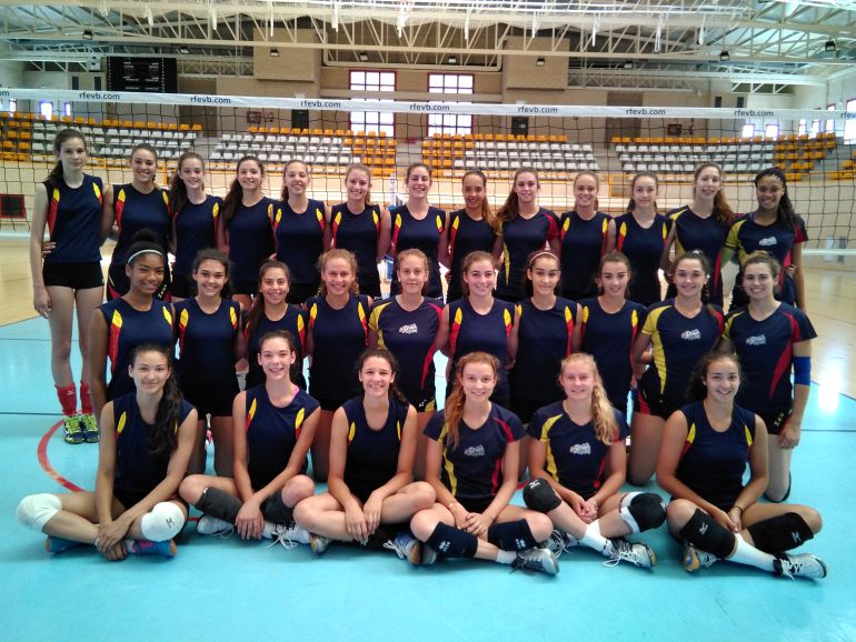 Las integrantes de las selecciones Sub 16 y Sub 18. Las integrantes de las selecciones Sub 16 y Sub 18.