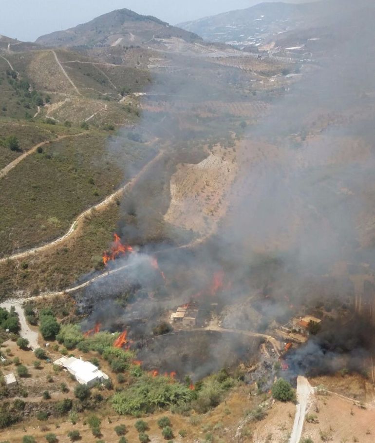 Incendio en Vélez de Benaudalla Incendio en Vélez de Benaudalla