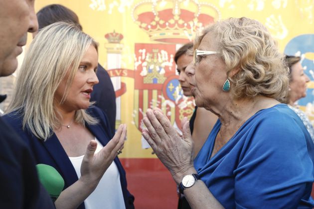 Marimar Blanco conversa con la alcaldesa de Madrid, Manuela Carmena. Marimar Blanco conversa con la alcaldesa de Madrid, Manuela Carmena.
