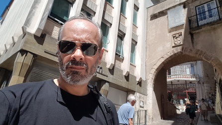 La Puerta de Barbacá se abre a empinadas calles por las que rehúso trepar. La Puerta de Barbacá se abre a empinadas calles por las que rehúso trepar.