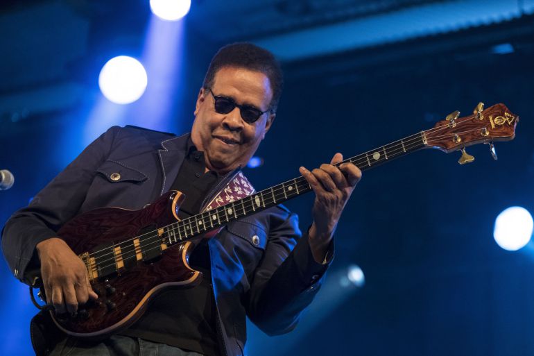 El bajista y contrabajista estadounidense Stanley Clarke durante su actuación en el Festival de Jazz de Vitoria El bajista y contrabajista estadounidense Stanley Clarke durante su actuación en el Festival de Jazz de Vitoria
