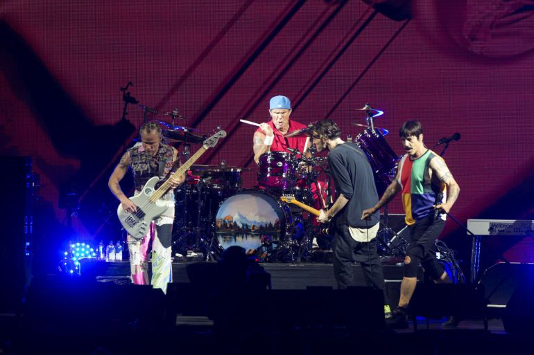 El grupo estadounidense Red Hot Chili Peppers, durante su actuación en el Festival Internacional de Benicassim. El grupo estadounidense Red Hot Chili Peppers, durante su actuación en el Festival Internacional de Benicassim.