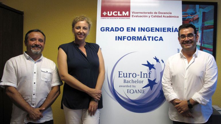 Director gerente de Ingeteam, Ismael García Varea; vicerrectora de Transferencia e Innovación de la Universidad de Castilla-La Mancha (UCLM), Ángela González Moreno y director de Ingeteam, Jorge Magán Director gerente de Ingeteam, Ismael García Varea; vicerrectora de Transferencia e Innovación de la Universidad de Castilla-La Mancha (UCLM), Ángela González Moreno y director de Ingeteam, Jorge Magán