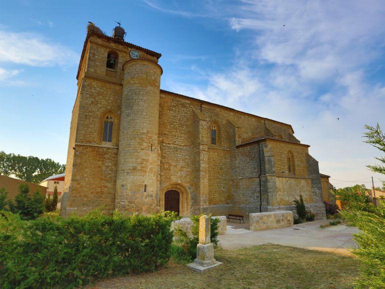 Requena de Campos celebra el V Centenario de la iglesia de San Miguel Requena de Campos celebra el V Centenario de la iglesia de San Miguel