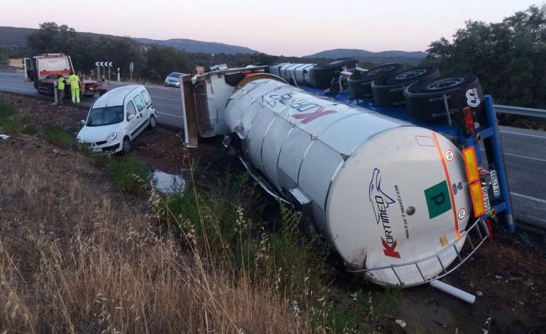 La N-430, protagonista una vez más por un nuevo accidente La N-430, protagonista una vez más por un nuevo accidente