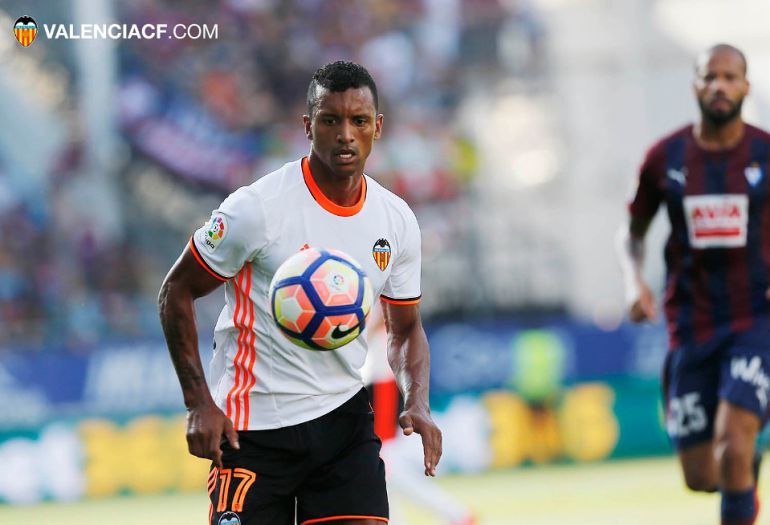 Luis Nani sufre un esguince en la rodilla Luis Nani sufre un esguince en la rodilla