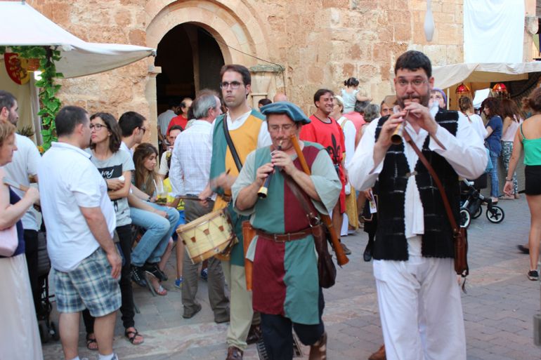 El grupo de Los Ministriles ameniza una edición anterior de Ayllón Medieval El grupo de Los Ministriles ameniza una edición anterior de Ayllón Medieval