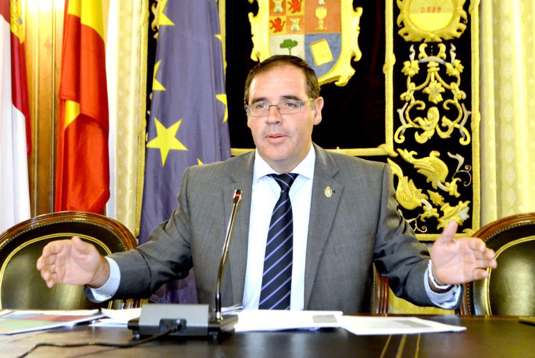 "Sahuquillo utiliza a los parados como herramienta electoral" "Sahuquillo utiliza a los parados como herramienta electoral"