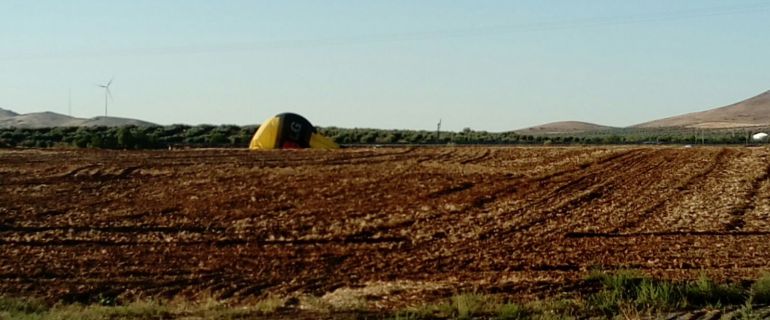 Aterrizaje de emergencia de un globo aerostático en Nambroca (Toledo) Aterrizaje de emergencia de un globo aerostático en Nambroca (Toledo)