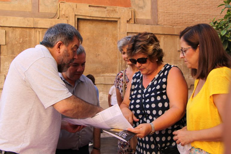 La oposición denuncia el horario de la única Oficina Turística abierta La oposición denuncia el horario de la única Oficina Turística abierta