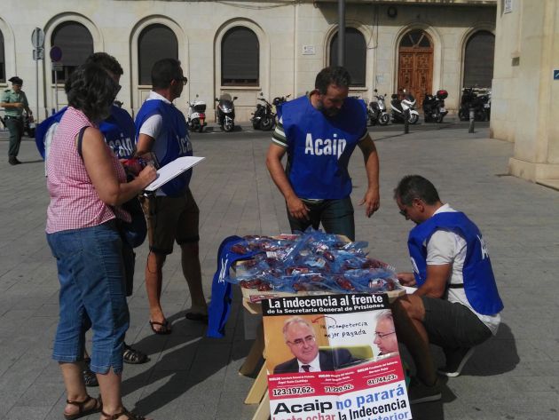 El sindicato ACAIP durante la protesta a las puertas de la subdelegación de Gobierno El sindicato ACAIP durante la protesta a las puertas de la subdelegación de Gobierno