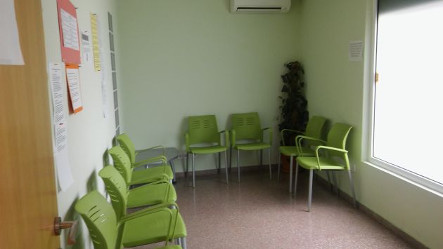 Sala de espera para los padres en el Punto de Encuentro Familiar de Elda Sala de espera para los padres en el Punto de Encuentro Familiar de Elda