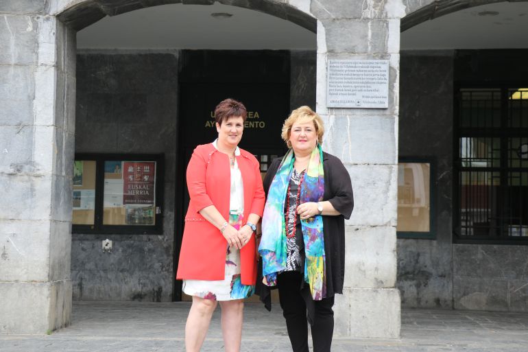 Maite Izagirre y Aintzane Oiarbide Maite Izagirre y Aintzane Oiarbide