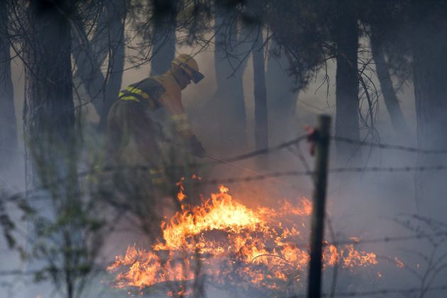 Noticias Ávila: Ya no quedan carreteras cortadas por el incendio de Gredos Noticias Ávila: Ya no quedan carreteras cortadas por el incendio de Gredos