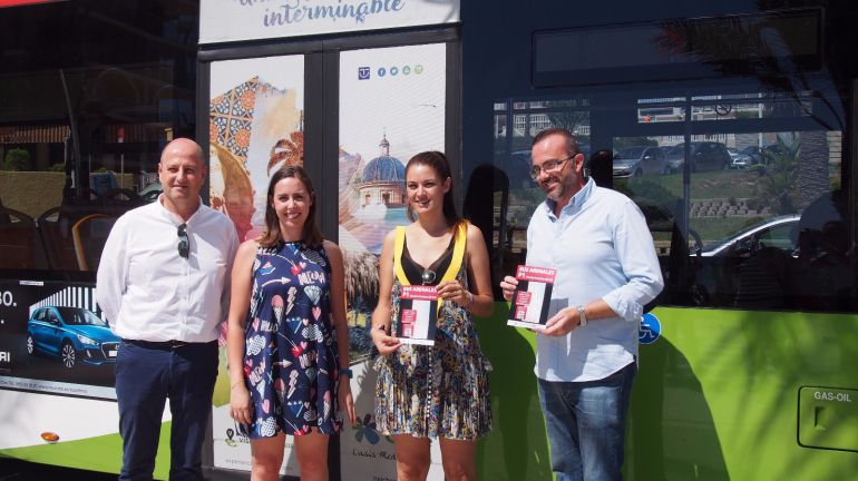 El responsable de Autobuses Urbanos, las concejalas de Movilidad y Turismo, y el pedáneo de Arenales El responsable de Autobuses Urbanos, las concejalas de Movilidad y Turismo, y el pedáneo de Arenales