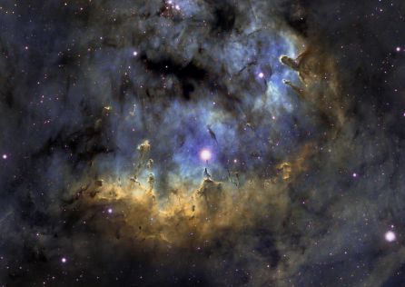 Nebulosa NGC 7822 en la constelación de Cefeo Primera foto publicada desde León en APOD de la NASA en 2011 Realizada en Banda Estrecha, con filtros de Hidrógeno Alfa, Oxigeno III y Sulfuro II, siguiendo la paleta Hubble Nebulosa NGC 7822 en la constelación de Cefeo Primera foto publicada desde León en APOD de la NASA en 2011 Realizada en Banda Estrecha, con filtros de Hidrógeno Alfa, Oxigeno III y Sulfuro II, siguiendo la paleta Hubble