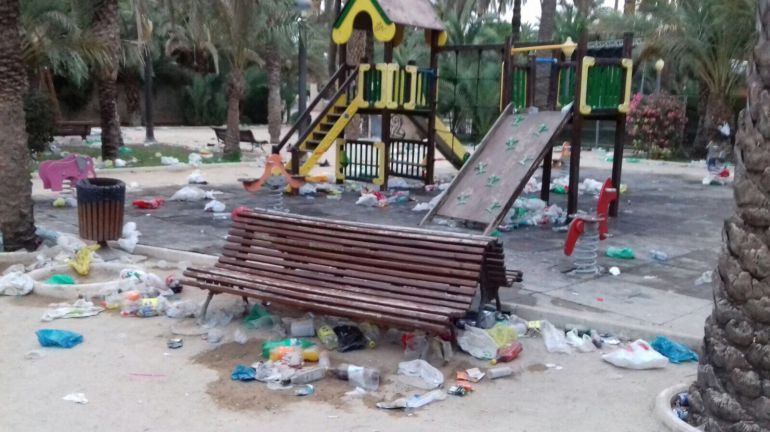 Aspecto del Parque Rey Jaime I por la mañana Aspecto del Parque Rey Jaime I por la mañana