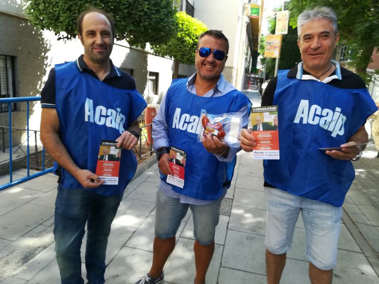 Funcionarios del sindicato ACAIP se han concentrado a las puertas de la Subdelegación del Gobierno en Ciudad Real Funcionarios del sindicato ACAIP se han concentrado a las puertas de la Subdelegación del Gobierno en Ciudad Real