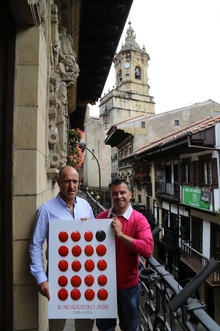 Kalixa Silanes y el ganador, José Ángel Alfaro Kalixa Silanes y el ganador, José Ángel Alfaro