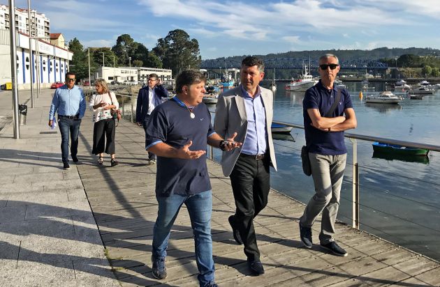 El delegado de la Xunta, Ovidio Rodeiro, visita la Cofradía de Pontedeume El delegado de la Xunta, Ovidio Rodeiro, visita la Cofradía de Pontedeume