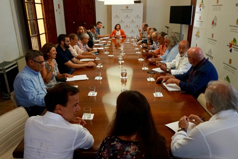 El Govern crea una campaña para combatir el "turismo incívico" El Govern crea una campaña para combatir el "turismo incívico"