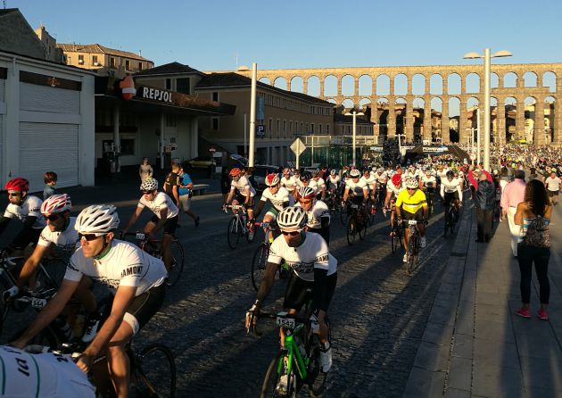 Los corredores han salido de la Plaza de Artillería a las ocho de la mañana Los corredores han salido de la Plaza de Artillería a las ocho de la mañana