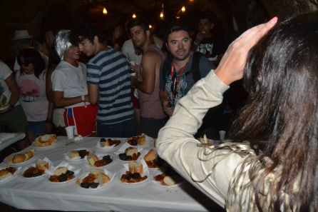 Los asistentes a Sonorama pudieron disfrutar de los almuerzos en las bodegas subtarráneas de las peñas de Aranda Los asistentes a Sonorama pudieron disfrutar de los almuerzos en las bodegas subtarráneas de las peñas de Aranda