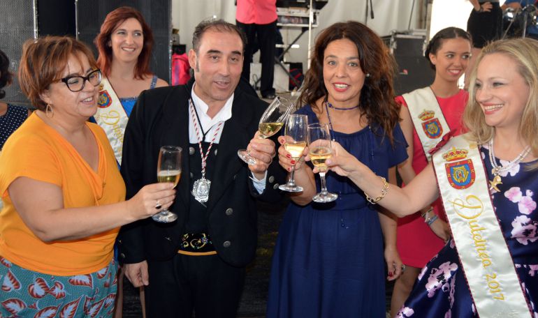 El baile del vermú reclamo para disfrutar de la feria de día El baile del vermú reclamo para disfrutar de la feria de día
