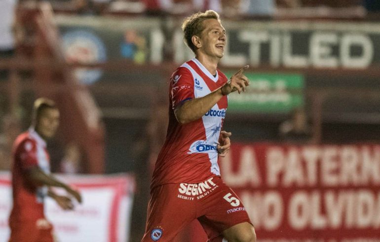 Málaga CF Fichajes: Esteban Rolón negocia su traspaso, jugador de Argentinos Juniors: Momento cumbre por Rolón Málaga CF Fichajes: Esteban Rolón negocia su traspaso, jugador de Argentinos Juniors: Momento cumbre por Rolón