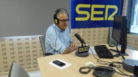 Antoni Grau en los estudios de Radio Mallorca Antoni Grau en los estudios de Radio Mallorca