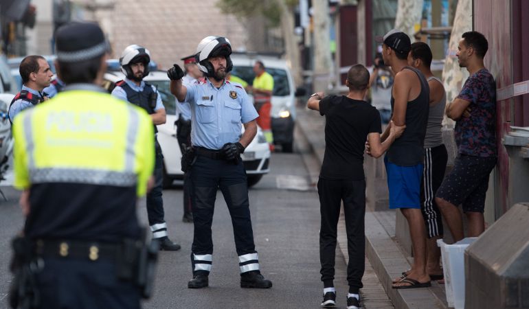 Un policía durante el atentado de este jueves. Un policía durante el atentado de este jueves.