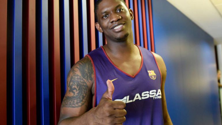 Kevin Seraphin (Pacers) durante su presentación como jugador del Barcelona Kevin Seraphin (Pacers) durante su presentación como jugador del Barcelona