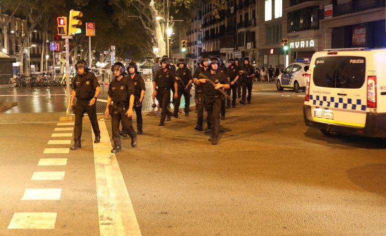 Miembros de los Mossos d'Escuadra. Miembros de los Mossos d'Escuadra.