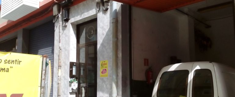 Portal de la vivienda en la que ocurrieron los hechos Portal de la vivienda en la que ocurrieron los hechos