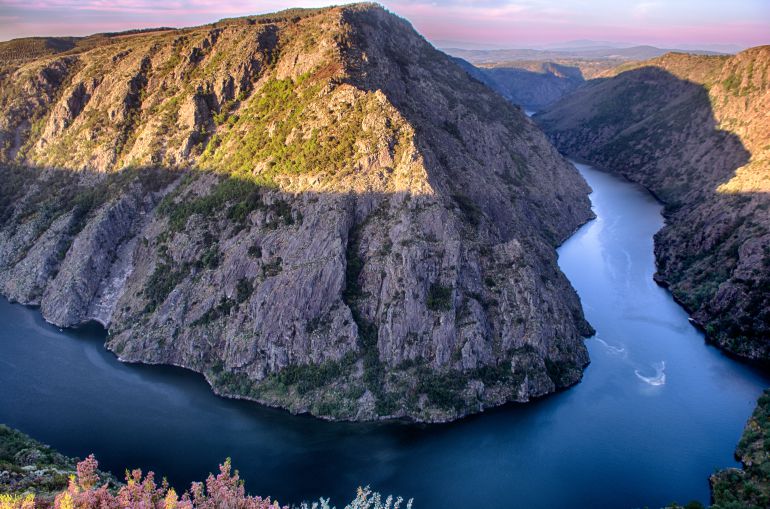 Un paraje de la Ribeira Sacra, esperando a ser declarado Patrimonio de la Humanidad Un paraje de la Ribeira Sacra, esperando a ser declarado Patrimonio de la Humanidad