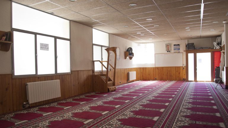 El interior de la mezquita Islámica Annour de Ripoll, en la cual el imán Abdelbaki Es Satty guiaba las oraciones El interior de la mezquita Islámica Annour de Ripoll, en la cual el imán Abdelbaki Es Satty guiaba las oraciones