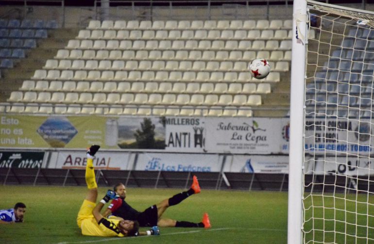 El Lorca Deportiva tutea al poderoso Extremadura y el Jumilla pierde en Melilla El Lorca Deportiva tutea al poderoso Extremadura y el Jumilla pierde en Melilla