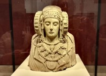 La Dama de Elche y la hormiga